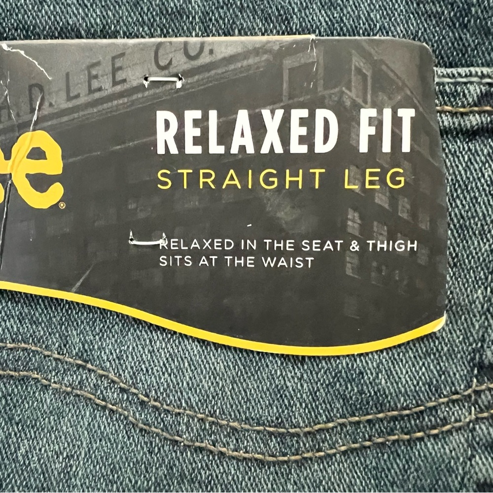 Lee Men's Relaxed Fit Straight Leg Jeans 46 x 30 - Picture 3 of 11